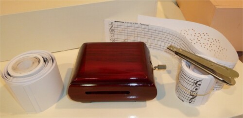 Limonaire en merisier teinté prune Limonaire en merisier teinté prune