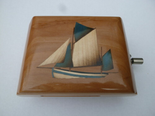 Marqueterie voilier bleu Marqueterie voilier bleu